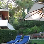Lezard Bleu Guest House