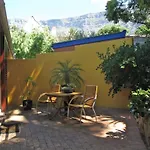 Lezard Bleu Guest House